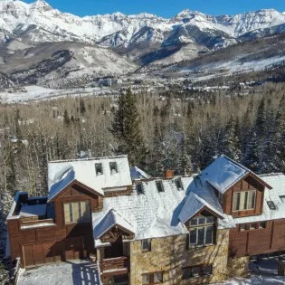 telluride polar queen winter exterior