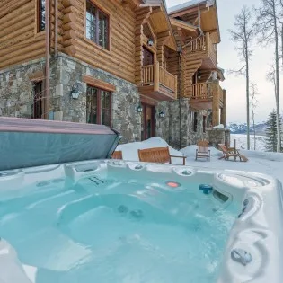 Telluride Palmyra Pines Winter Hot Tub