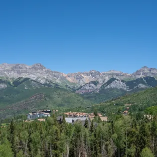 16.1 sundance lookout living room deck view2