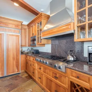 Telluride Pine Meadows  Kitchen