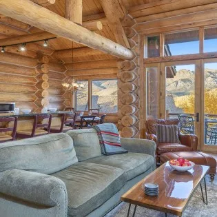 tristant  mountain village living room