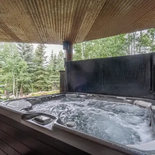 2.14 slopeside chateau telluride hot tub1