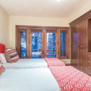 telluride prospect falls guest bedroom