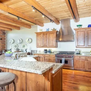 tristant  mountain village kitchen