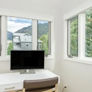 telluride lift  lodge primary bedroom desk