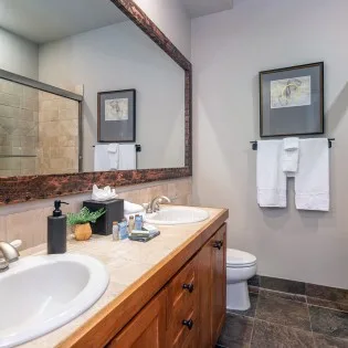 3.2 terraces 1301 telluride vacation rental primary suite bath1