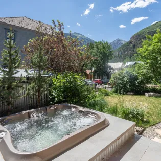 4.0 lorien telluride hot tub1