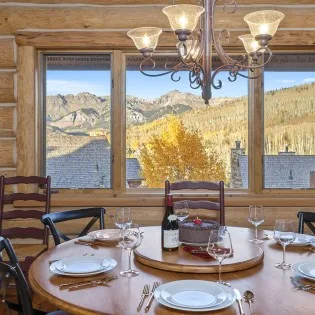 tristant  mountain village dining