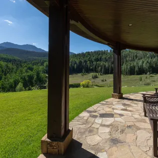 4.1 turkey creek telluride lower patio1