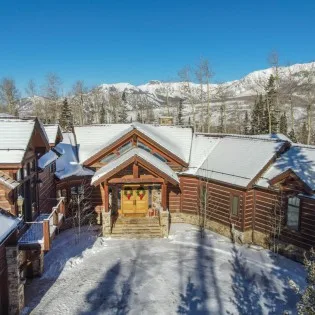 telluride the pinnacle winter exterior