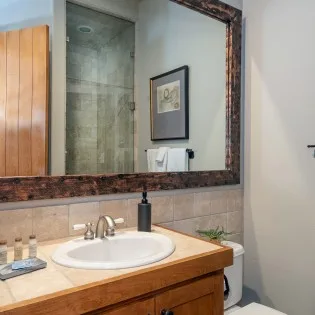 5.0 terraces 1301 telluride vacation rental gues bathroom1