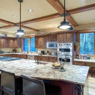 alpenglow mountain village vacation rental kitchen