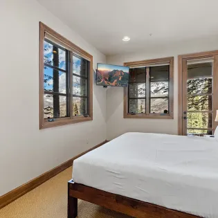 6.0 skiside lorian mountain village guest suite1