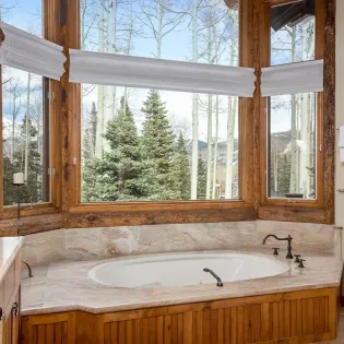 6.2 timberstone lodge mountain village primary suite bath 1