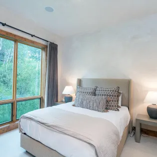 7 brightside chalet telluride guest bedroom2