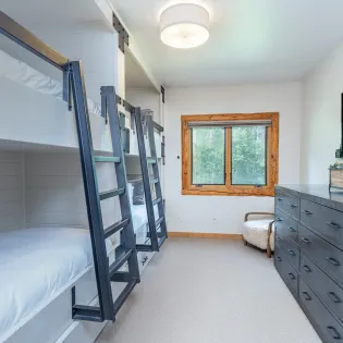 7 slopeside chateau telluride bunk bedoom