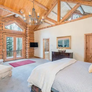 Telluride Palmyra Pines Master Bedroom