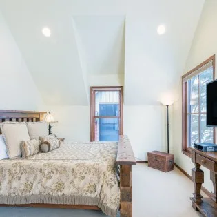 telluride bluebird day master bedroom