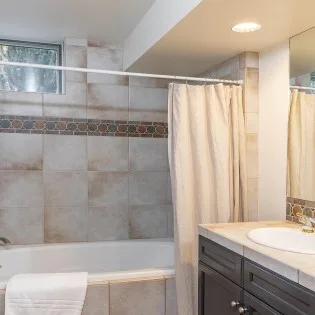 telluride rivers edge retreat guest bathroom