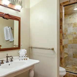 9.0 timberstone lodge mountain village guest bath 2