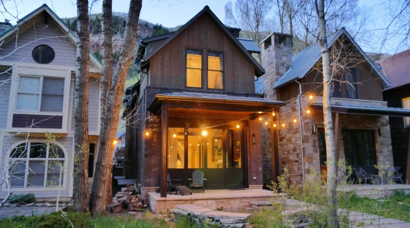 telluride parkside retreat exterior glow