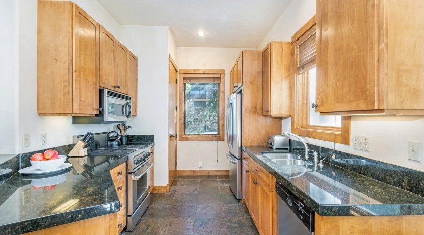 1.3 terraces 1301 telluride vacation rental kitchen1