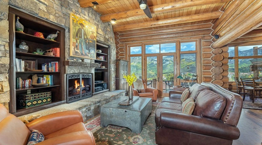 tristant  mountain village living room