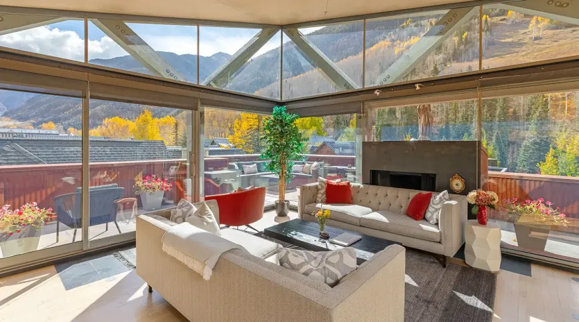 2.03 spritz house telluride penthouse living area 