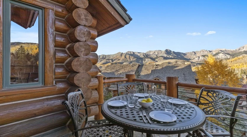 tristant  mountain village living room deck