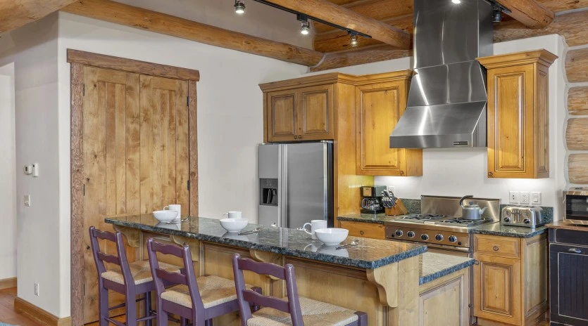 tristant  mountain village kitchen